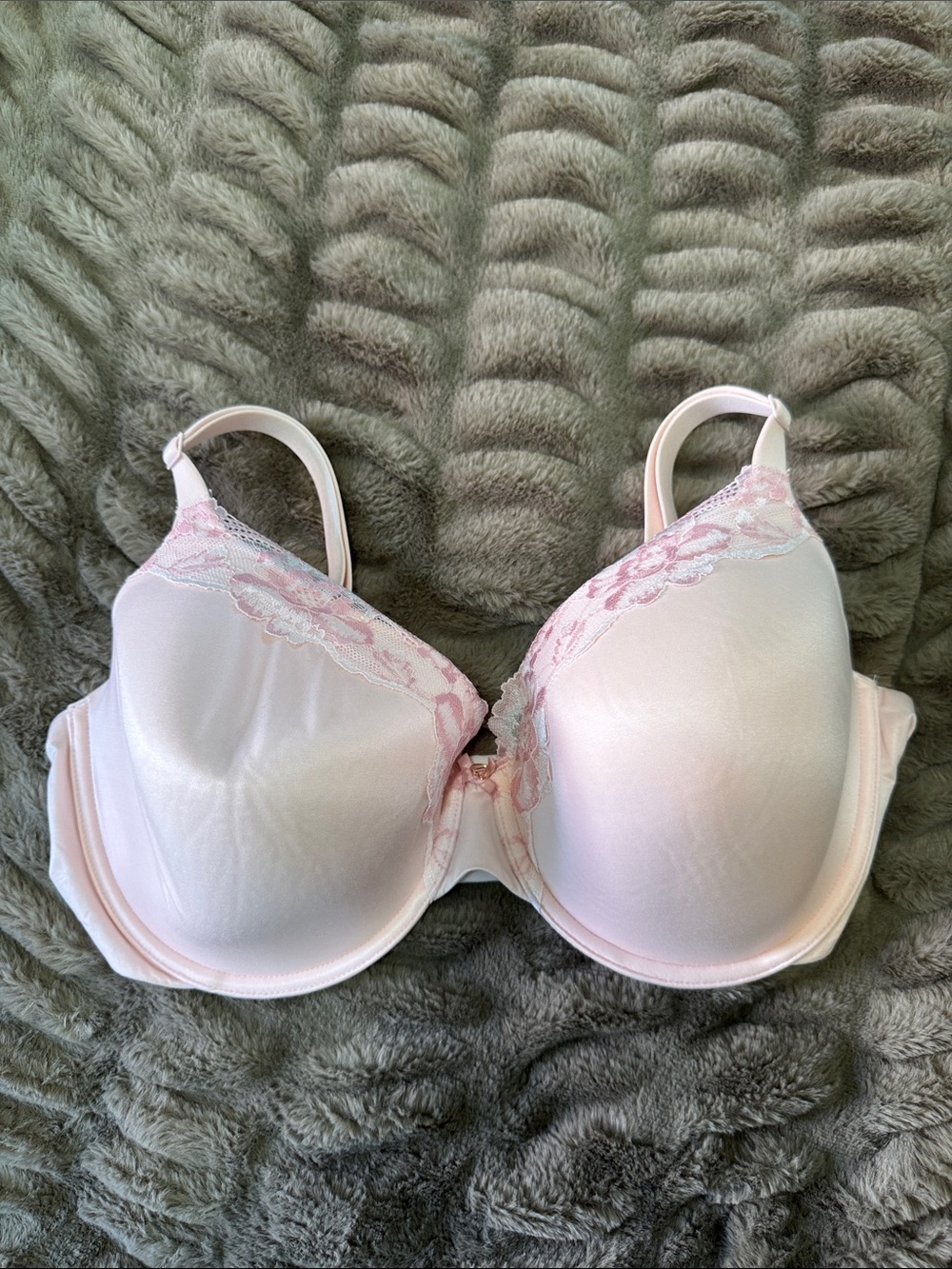 Victoria’s Secret Women's Light Pink Lace Trim T-Shirt Bra